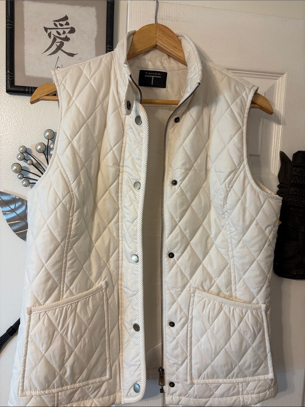 Tahari White Quilted Diamond-Pattern Puffer Vest